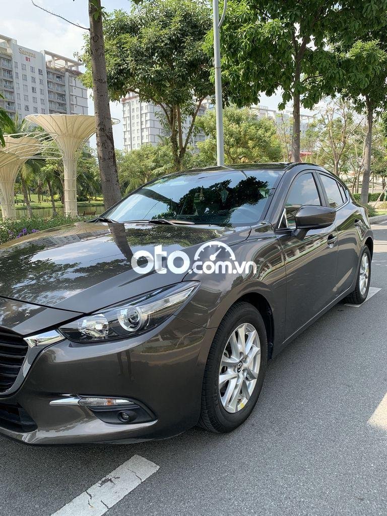 Mazda 3 2018 - Bán Mazda 3 1.5 AT sản xuất năm 2018, màu nâu còn mới