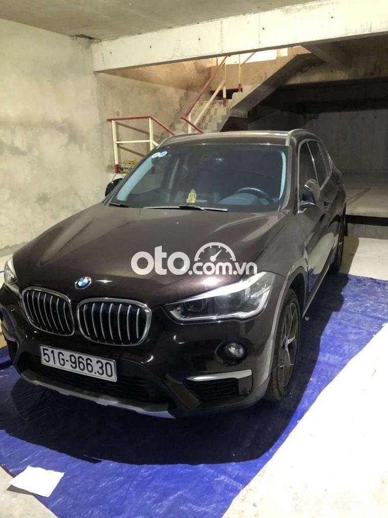 BMW X1 2018 - Bán BMW X1 sản xuất 2018, màu đen, xe nhập