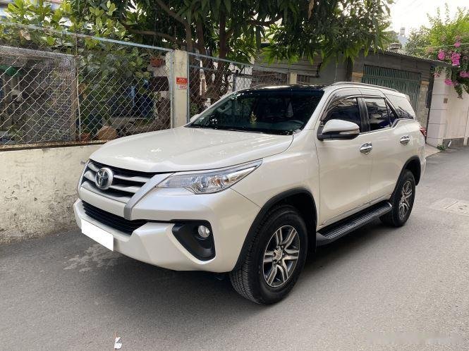 Toyota Fortuner 2017 - Cần bán Toyota Fortuner 2.5G 4x2MT sản xuất năm 2017, màu trắng