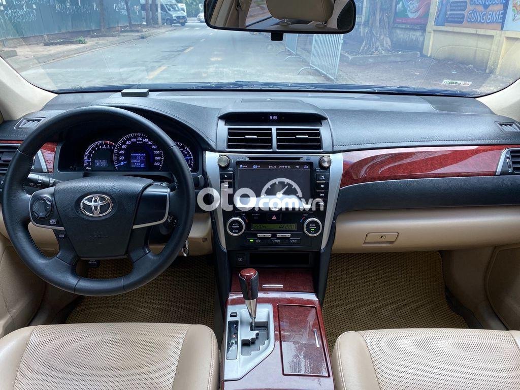 Toyota Camry 2014 - Bán Toyota Camry 2.G sản xuất 2014, màu đen