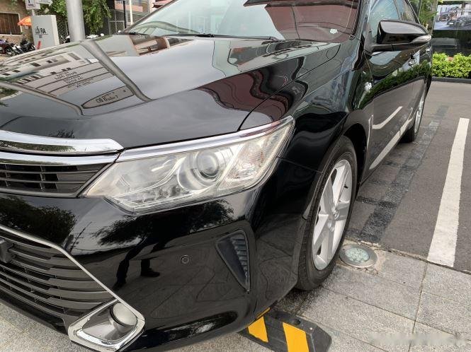 Toyota Camry 2015 - Bán xe Toyota Camry 2.5Q năm 2015, màu đen xe gia đình, giá tốt