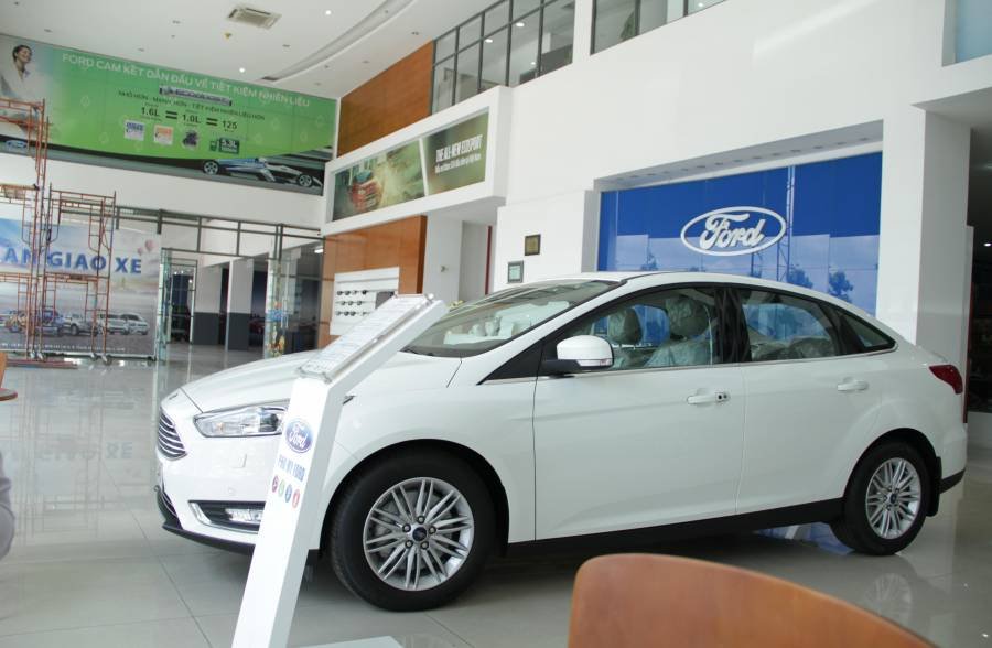 Ford Focus 2022 - Cần bán Ford Focus Titanium sản xuất năm 2022, màu trắng