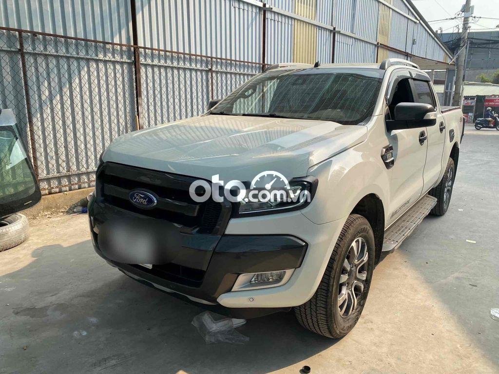 Ford Ranger 2015 - Bán Ford Ranger Wildtrak 3.2 năm sản xuất 2015, màu trắng, xe nhập