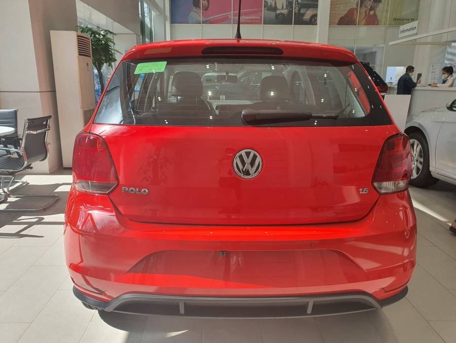 Volkswagen Polo 2021 - Cần bán xe Volkswagen Polo 1.6AT năm sản xuất 2021, nhập khẩu nguyên chiếc