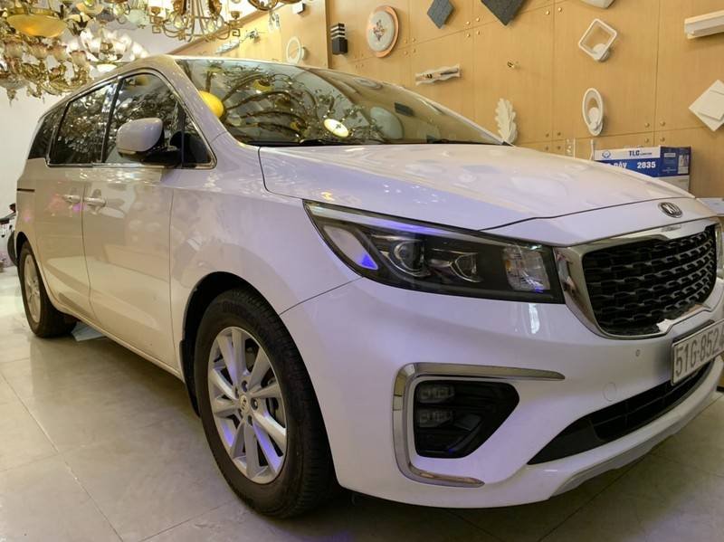 Kia Sedona 2018 - Bán ô tô Kia Sedona 2.2 DATH sản xuất 2018, màu trắng xe gia đình