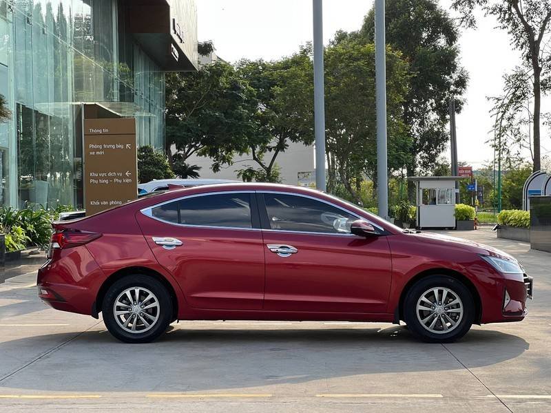 Hyundai Elantra 2019 - Cần bán xe Hyundai Elantra GLS 2.0MT sản xuất 2019, màu đỏ