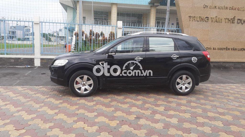 Chevrolet Captiva 2008 - Cần bán lại xe Chevrolet Captiva sản xuất 2008, màu đen, giá tốt