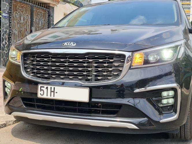 Kia Sedona 2020 - Cần bán gấp Kia Sedona năm 2020, màu đen như mới