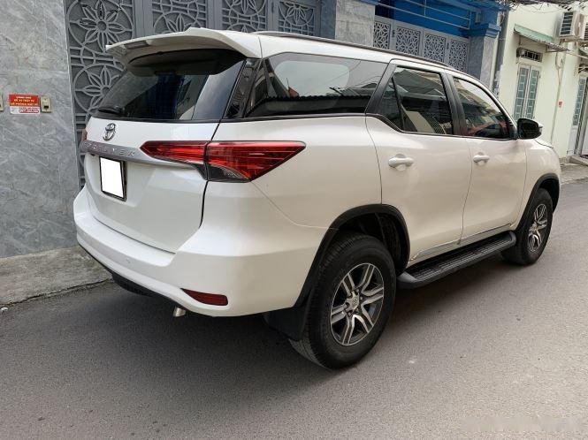 Toyota Fortuner 2017 - Xe Toyota Fortuner 2.5G MT năm sản xuất 2017, màu trắng số sàn, 816 triệu