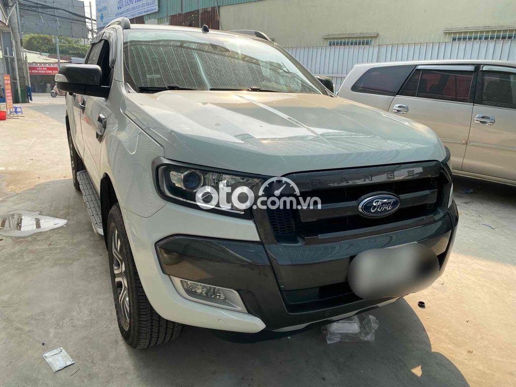 Ford Ranger 2015 - Bán Ford Ranger Wildtrak 3.2 năm sản xuất 2015, màu trắng, xe nhập