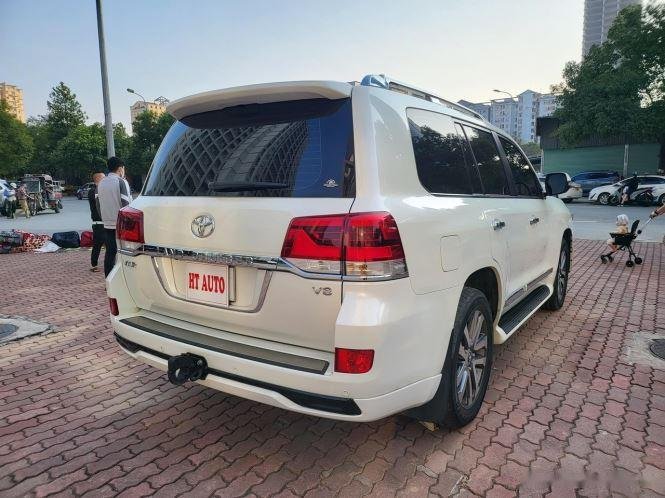 Toyota Land Cruiser 2016 - Cần bán Toyota Land Cruiser VX 4.6 V8 năm 2016, màu trắng