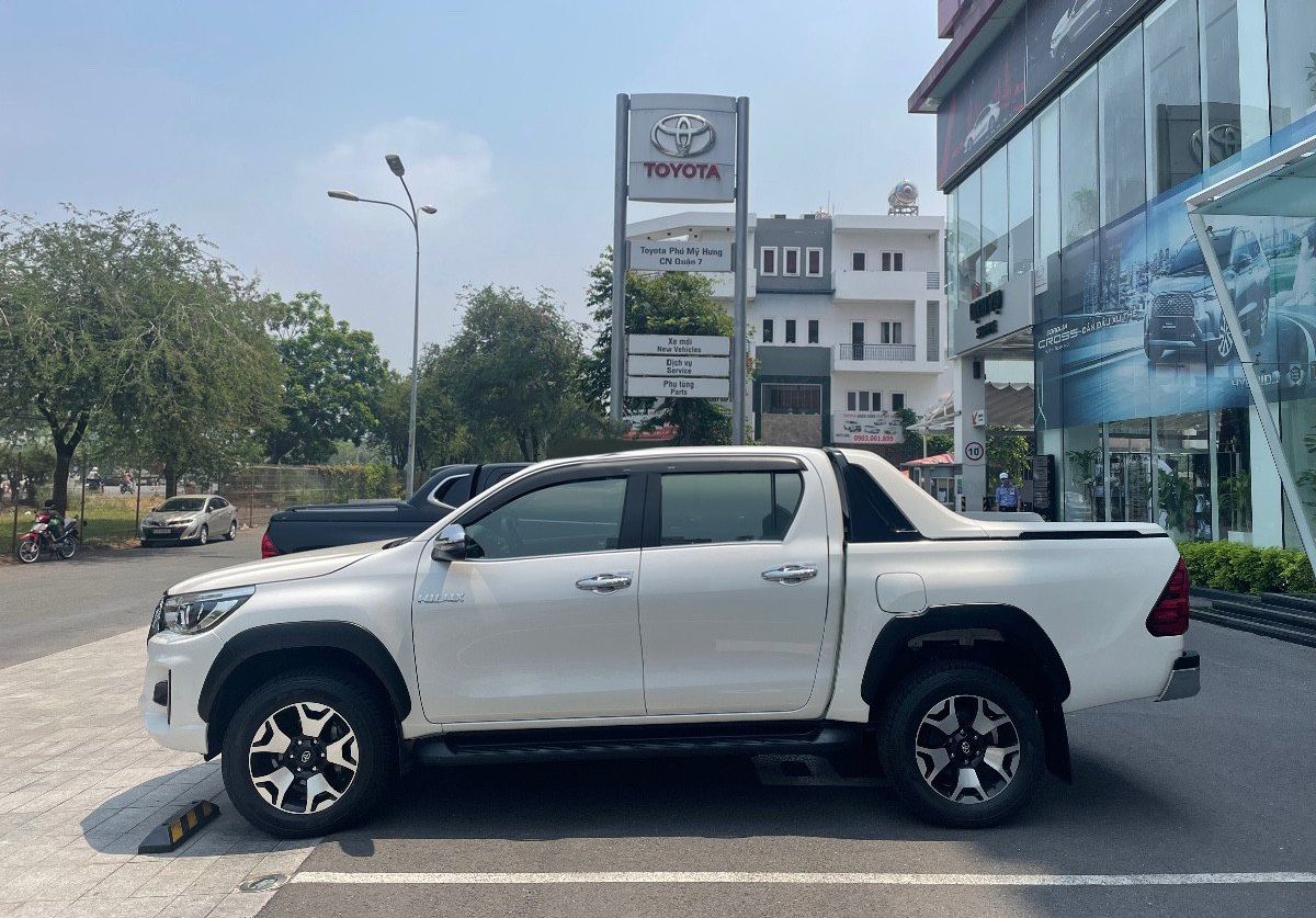 Toyota Hilux 2019 - Cần bán Toyota Hilux 2.8G 4x4 AT sản xuất 2019, màu trắng, nhập khẩu nguyên chiếc số tự động giá cạnh tranh