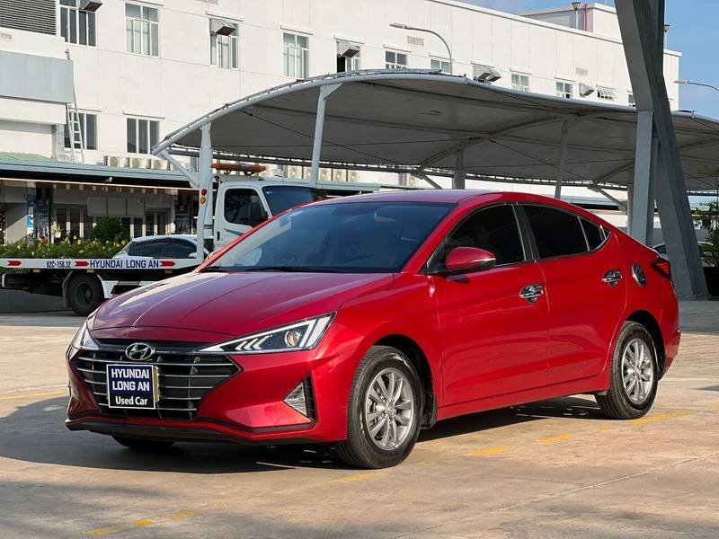 Hyundai Elantra 2019 - Cần bán xe Hyundai Elantra GLS 2.0MT sản xuất 2019, màu đỏ