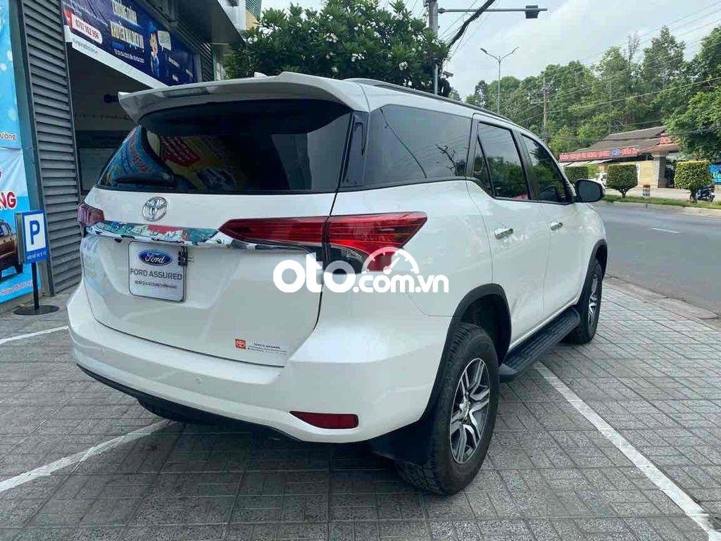 Toyota Fortuner 2020 - Cần bán gấp Toyota Fortuner 4x2 AT sản xuất năm 2020, màu trắng 