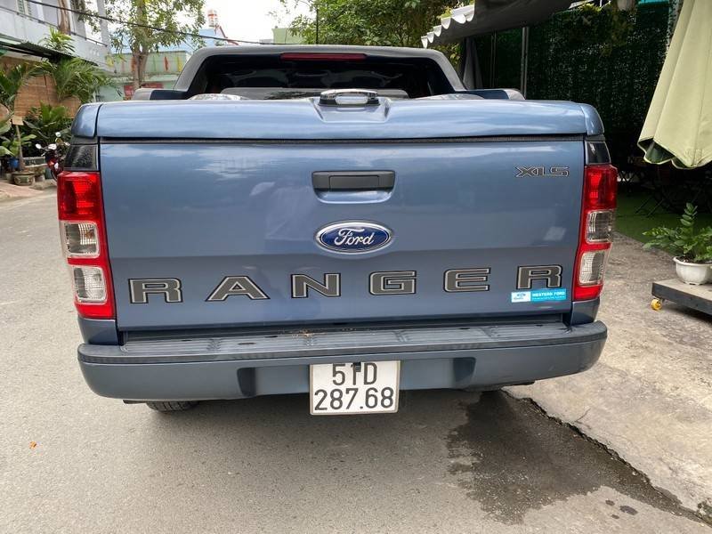 Ford Ranger 2019 - Cần bán lại xe Ford Ranger XLS 2.2 4x2MT sản xuất 2019, màu xanh lam, xe nhập số sàn