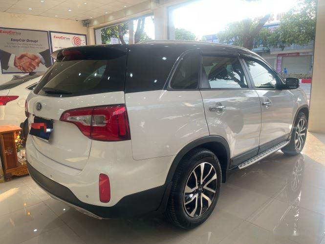 Kia Sorento 2019 - Bán xe Kia Sorento 2.4 GAT Deluxe, đời 2019, màu Trắng, giá 675 triệu