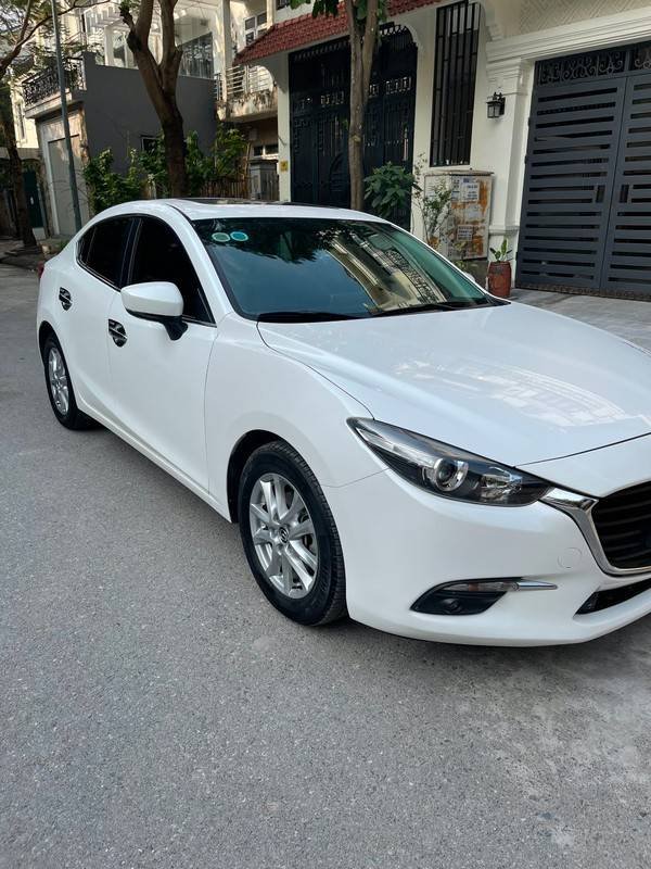 Mazda 3 2018 - Bán Mazda 3 1.5L Sedan sản xuất năm 2018, màu trắng
