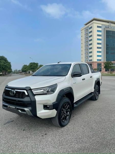 Toyota Hilux 2021 - Bán xe Toyota Hilux 2.8L Adventure sản xuất năm 2021, màu trắng, xe nhập