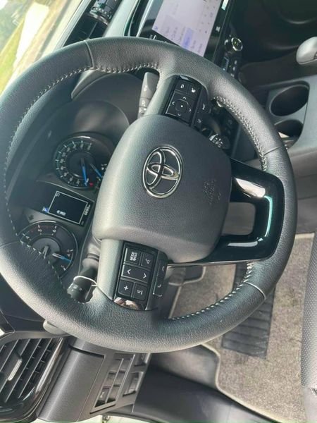 Toyota Hilux 2021 - Bán xe Toyota Hilux 2.8L Adventure sản xuất năm 2021, màu trắng, xe nhập