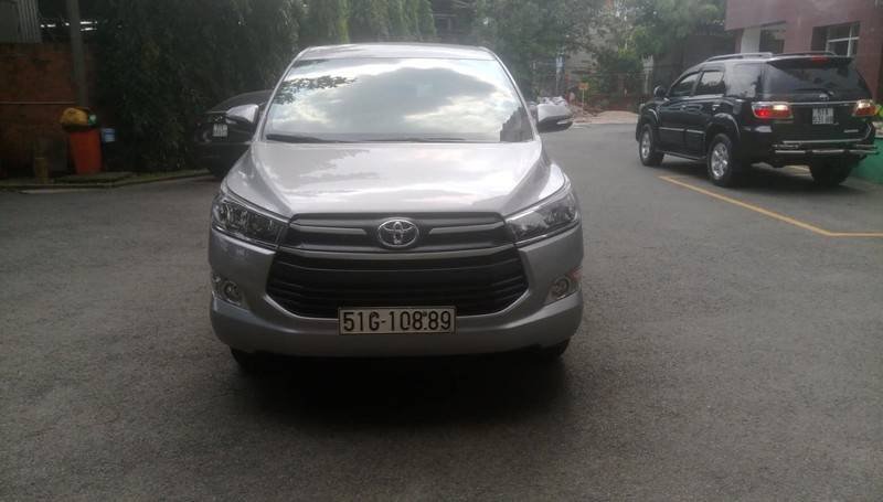 Toyota Innova 2017 - Cần bán xe Toyota Innova 2.0E năm 2017 xe gia đình