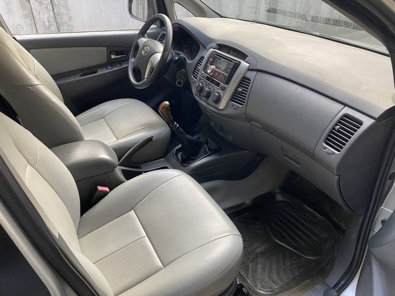 Toyota Innova 2012 -  Tôi cần bán Toyota Innova 2.0E, đời 2012 