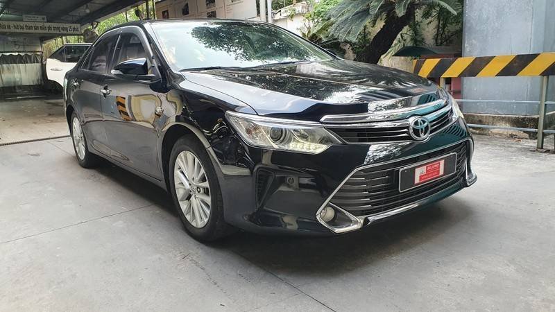 Toyota Camry 2015 - Bán ô tô Toyota Camry sản xuất năm 2015