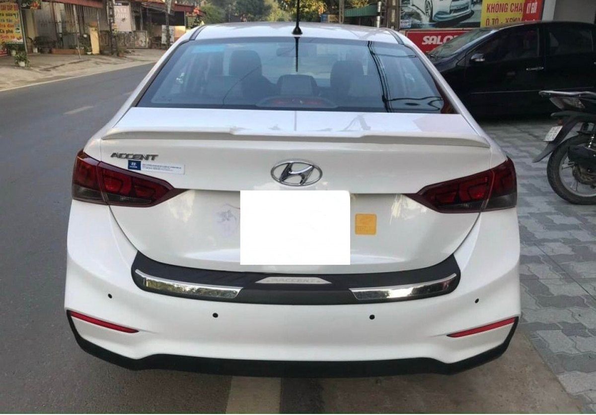 Hyundai Accent 2018 - Cần bán lại xe Hyundai Accent 1.4MT năm 2018, màu trắng, giá 368tr