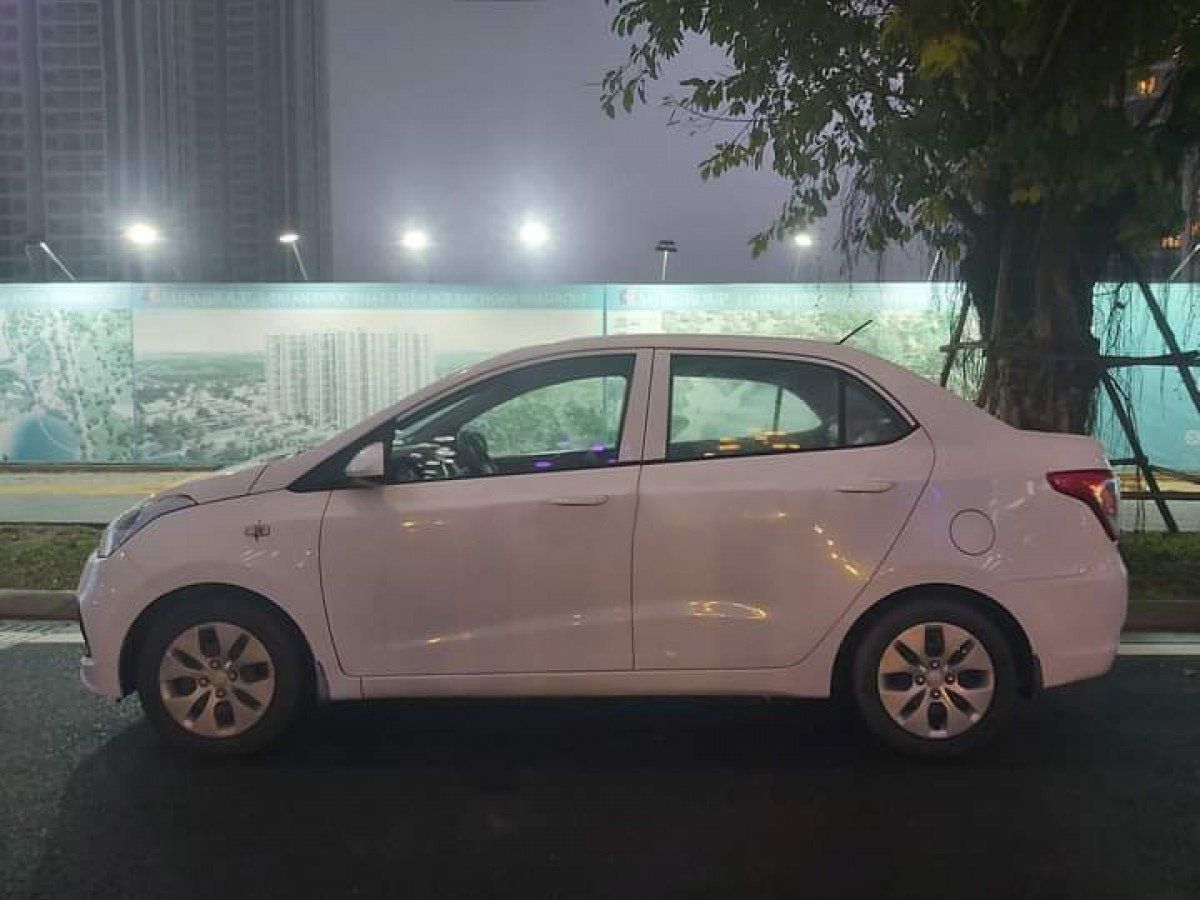 Hyundai Grand i10 2016 - Bán Hyundai Grand i10  Sedan 1.2MT năm sản xuất 2016, nhập khẩu