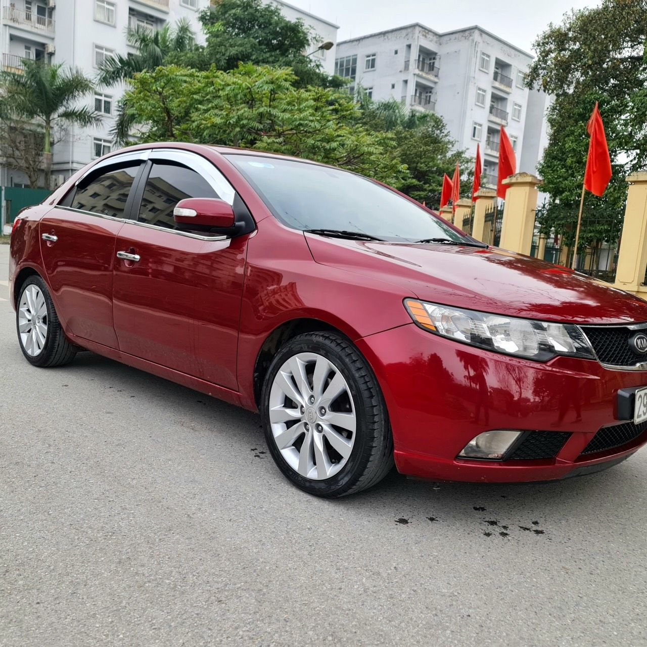 Kia Forte 2010 - Cần bán Kia Forte SLI 1.6AT sản xuất 2010, màu đỏ, xe nhập, 289tr