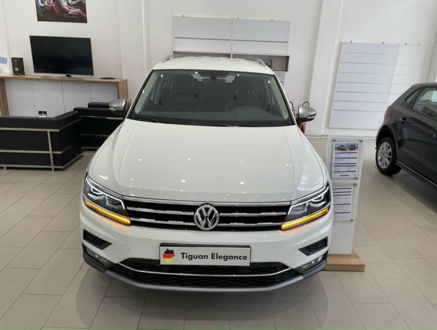 Volkswagen Tiguan 2022 - Bán xe Volkswagen Tiguan năm 2022, màu trắng, xe nhập