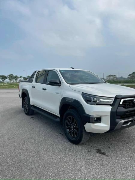 Toyota Hilux 2021 - Bán xe Toyota Hilux 2.8L Adventure sản xuất năm 2021, màu trắng, xe nhập