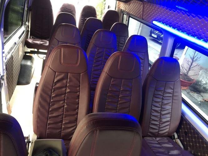 Ford Transit 2017 - Bán xe Ford Transit tiêu chuẩn, đời 2017, màu bạc, giá 395 triệu