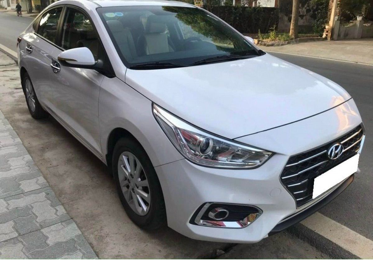 Hyundai Accent 2018 - Cần bán lại xe Hyundai Accent 1.4MT năm 2018, màu trắng, giá 368tr