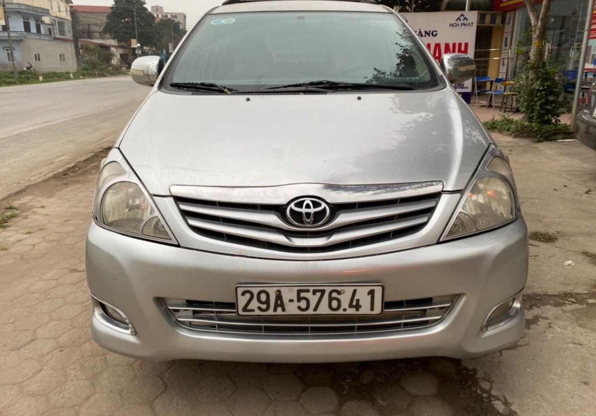 Toyota Innova 2008 - Cần bán xe Toyota Innova 2.0G sản xuất năm 2008, màu bạc, 175tr