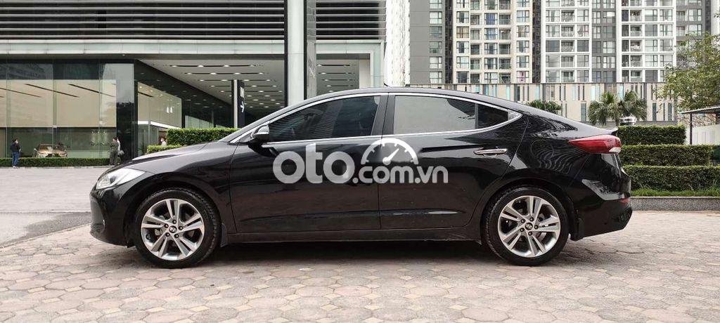 Hyundai Elantra 2017 - Cần bán Hyundai Elantra GLS 2.0AT sản xuất năm 2017, màu đen, 538 triệu