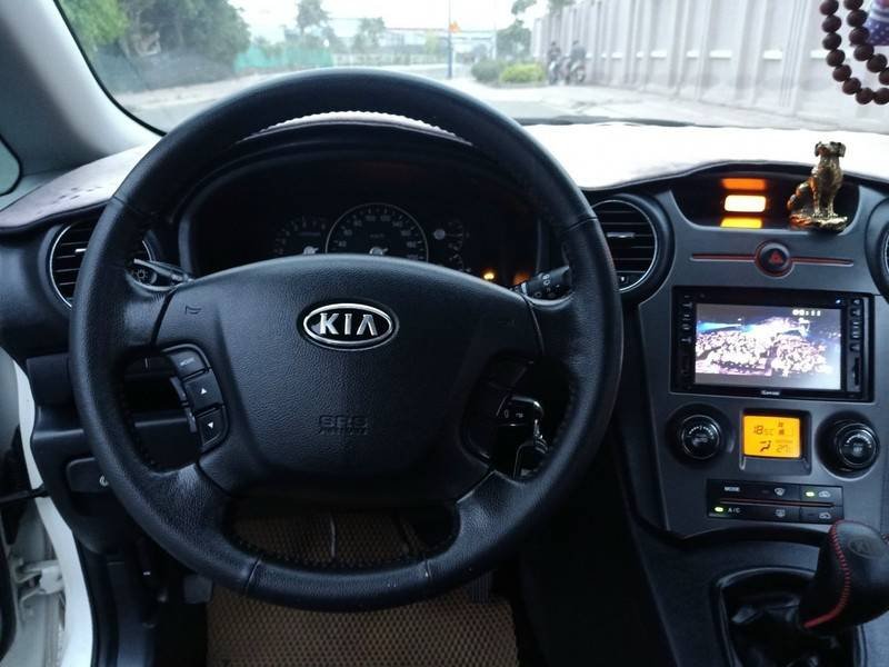 Kia Carens 2015 - Cần bán gấp Kia Carens 2.0MT sản xuất năm 2015 chính chủ, giá 318tr