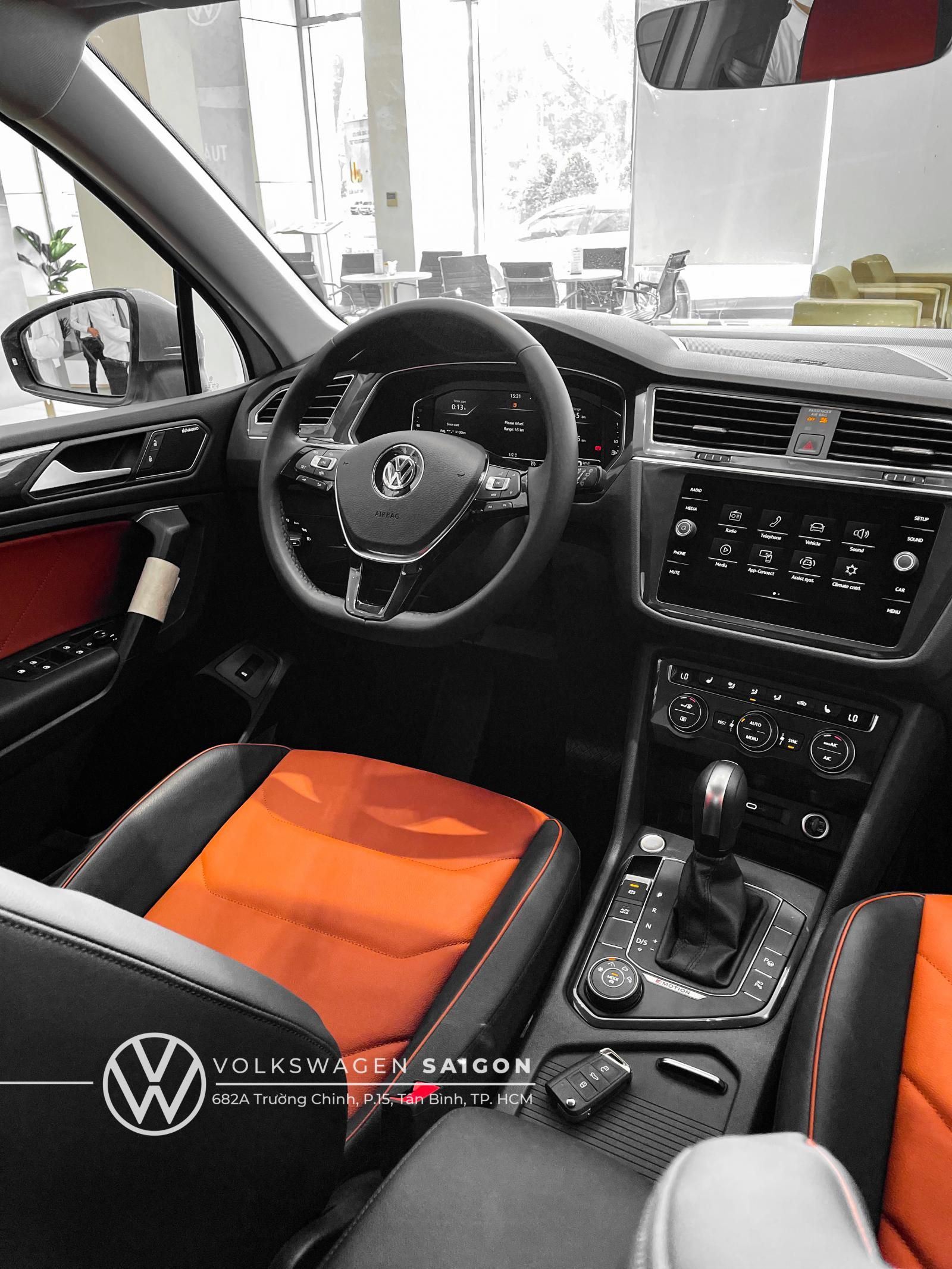 Volkswagen Tiguan 2022 - [Volkswagen Vũng Tàu ]Tiguan Luxury S 2022 màu trắng, động cơ 2.0 Turbo, SUV 7 chỗ gầm cao cho gia đình, dẫn động 2 cầu