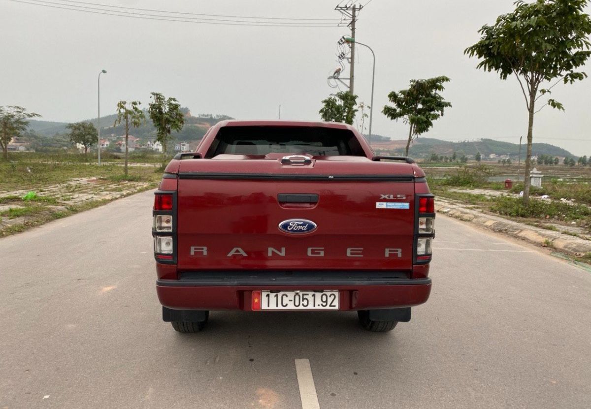 Ford Ranger 2014 - Cần bán xe Ford Ranger sản xuất năm 2014, màu đỏ, xe nhập còn mới