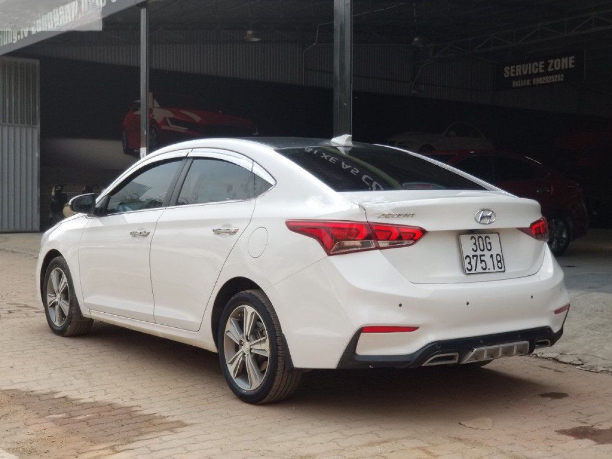 Hyundai Accent 2019 - Cần bán gấp Hyundai Accent 1.4ATH sản xuất 2019, màu trắng