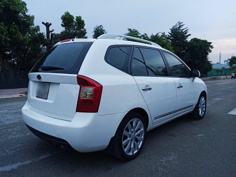 Kia Carens 2015 - Cần bán gấp Kia Carens 2.0MT sản xuất năm 2015 chính chủ, giá 318tr