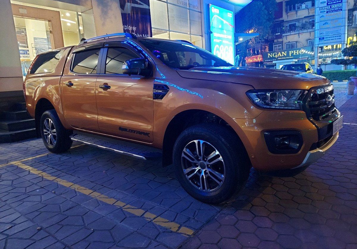 Ford Ranger 2020 - Bán xe Ford Ranger 2.0 năm 2020, màu nâu, xe nhập, giá chỉ 900 triệu