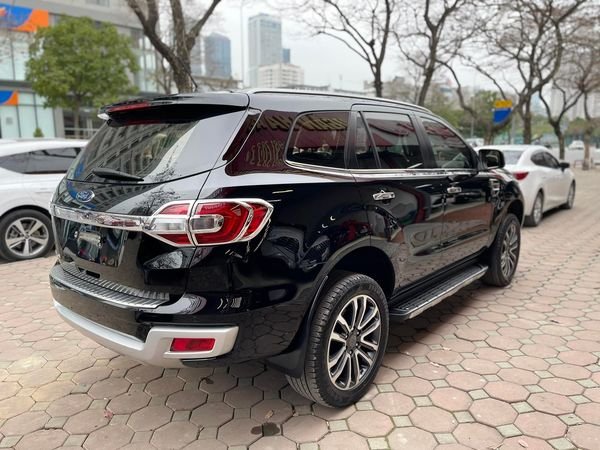 Ford Everest 2019 - Bán xe Ford Everest Titanium 2.0 4x2 2019, màu đen, nhập khẩu 