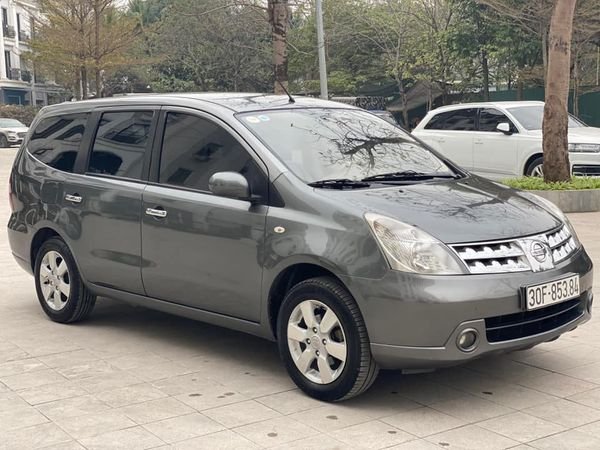 Nissan Grand livina 2011 - Bán ô tô Nissan Grand livina 1.8MT sản xuất năm 2011, màu xám số sàn