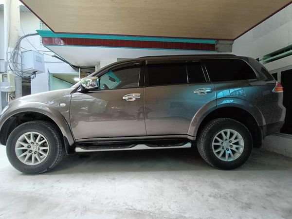 Mitsubishi Pajero Sport 2013 - Xe Mitsubishi Pajero Sport D 4x2 AT sản xuất năm 2013 giá cạnh tranh