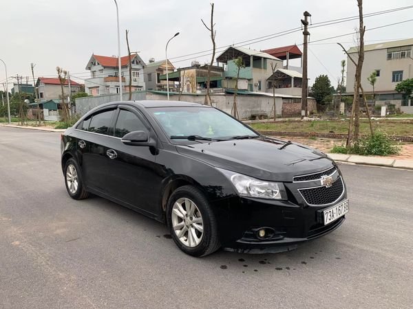 Chevrolet Cruze 2014 - Bán Chevrolet Cruze sản xuất năm 2014, màu đen