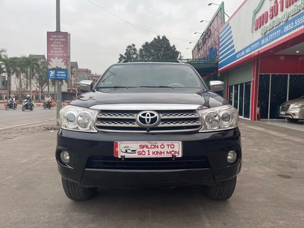 Toyota Fortuner 2009 - Bán Toyota Fortuner 2.7V 4x4 AT năm 2009, màu đen số tự động, giá chỉ 375 triệu