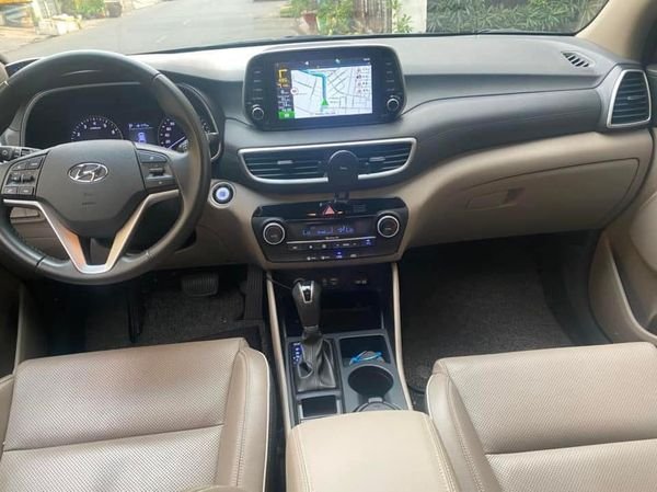 Hyundai Tucson 2019 - Cần bán Hyundai Tucson 2.0AT bản tiêu chuẩn sản xuất 2019, màu đen