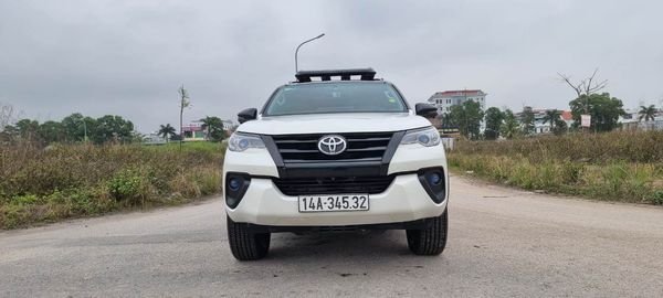 Toyota Fortuner 2018 - Bán Toyota Fortuner 2.4G MT năm 2018, màu trắng giá cạnh tranh