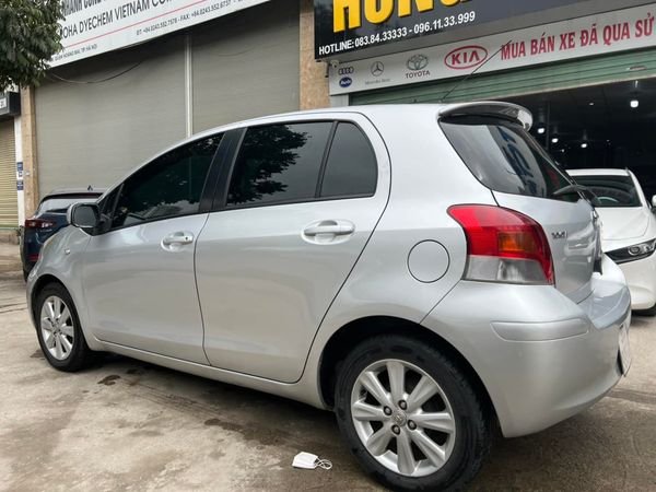 Toyota Yaris 2009 - Bán Toyota Yaris sản xuất 2009, màu bạc, xe nhập, giá chỉ 315 triệu