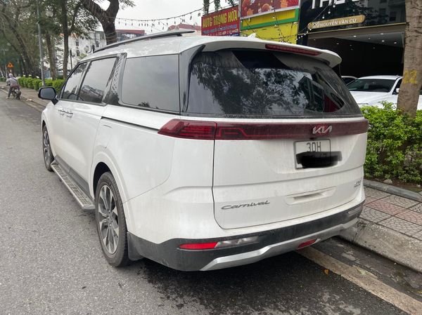 Kia Carnival 2021 - Bán Kia Carnival 2.2D năm 2021, màu trắng chính chủ